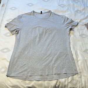 Lululemon tee shirt